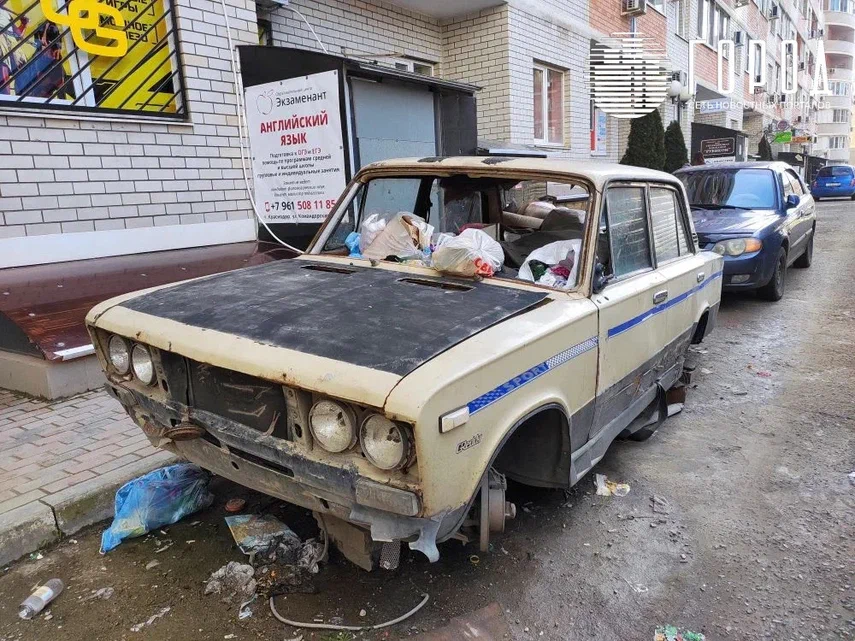 На Командорской в Краснодаре появилась машина-мусорка