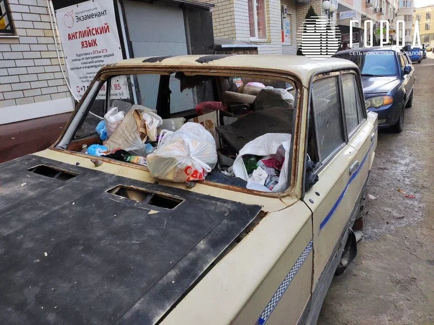 На Командорской в Краснодаре появилась машина-мусорка