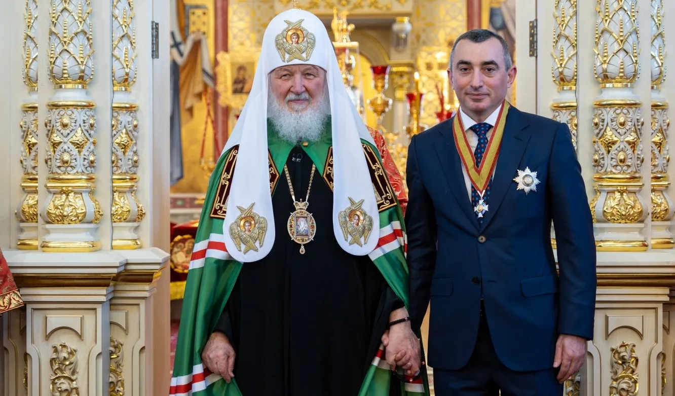 Патриарх Кирилл наградил Бориса Юнанова орденом