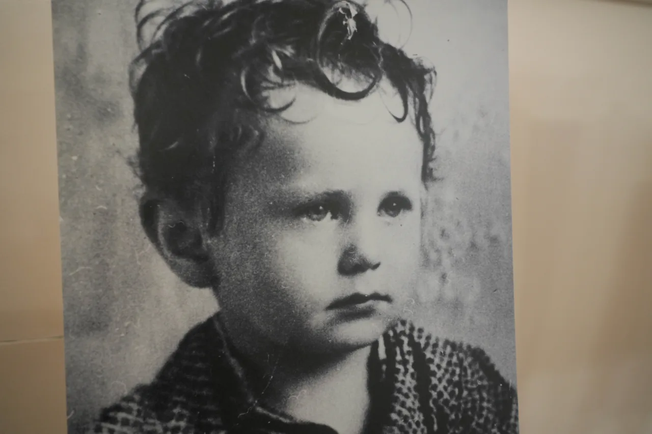 Жириновский в детстве 11