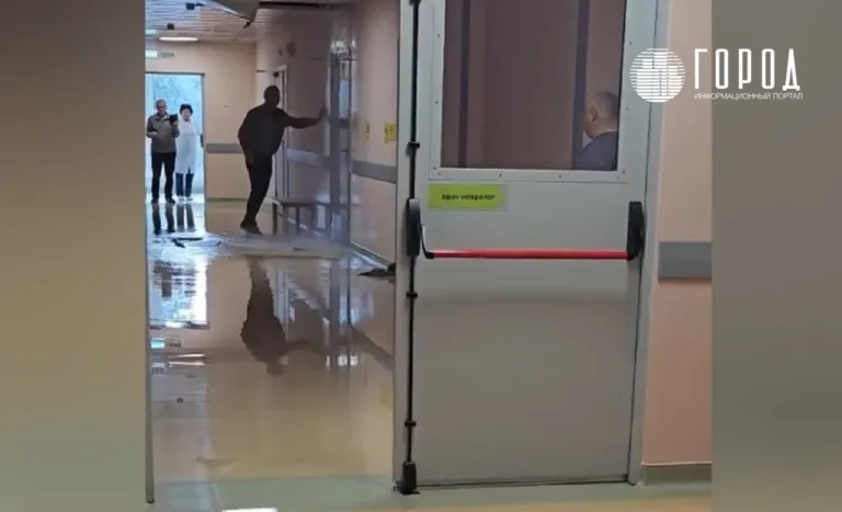 Затопило новую поликлинику, показанную Владимиру Путину губернатором Краснодарского края