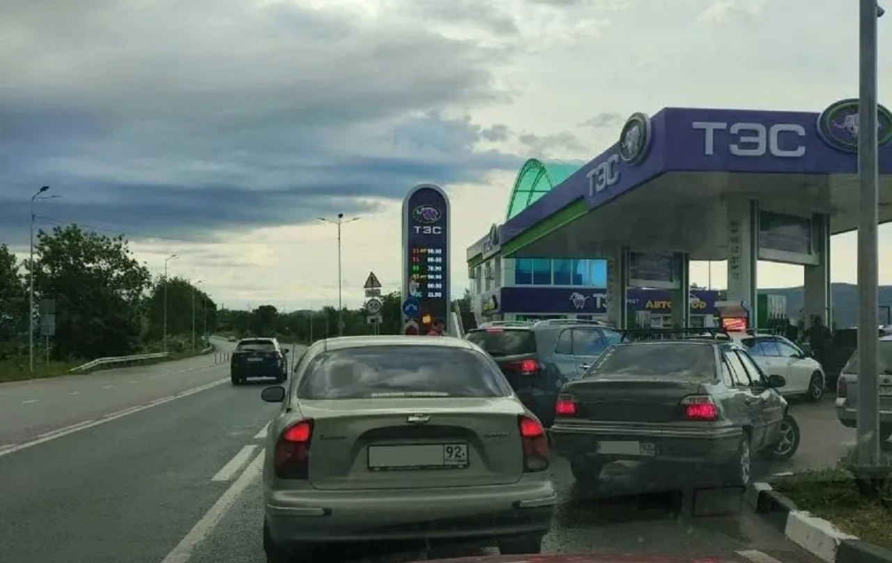 очередь на АЗС в Крыму 2