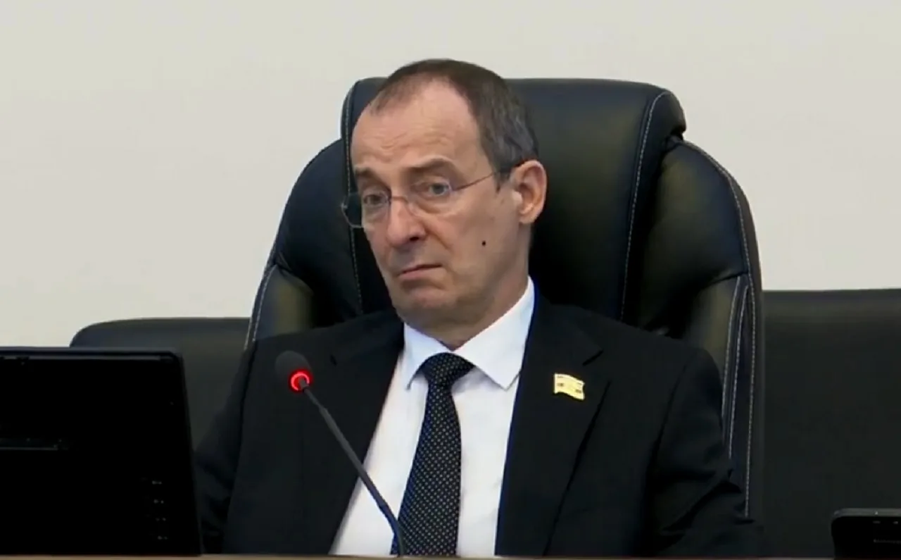 Спикер ЗСК Юрий Буралачко заявил о продаже бензина Евро-3 без предупреждения водителей