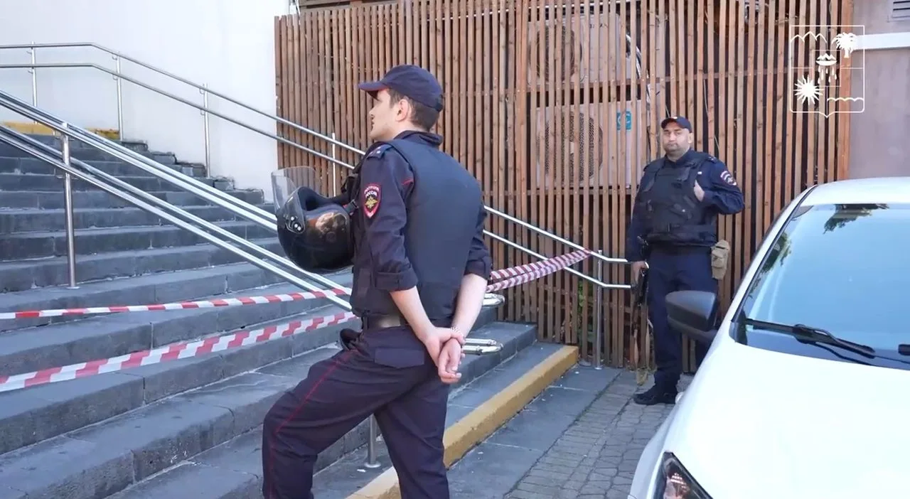 Пляжи Сочи закрыли от «Приморского» до «Маяка»