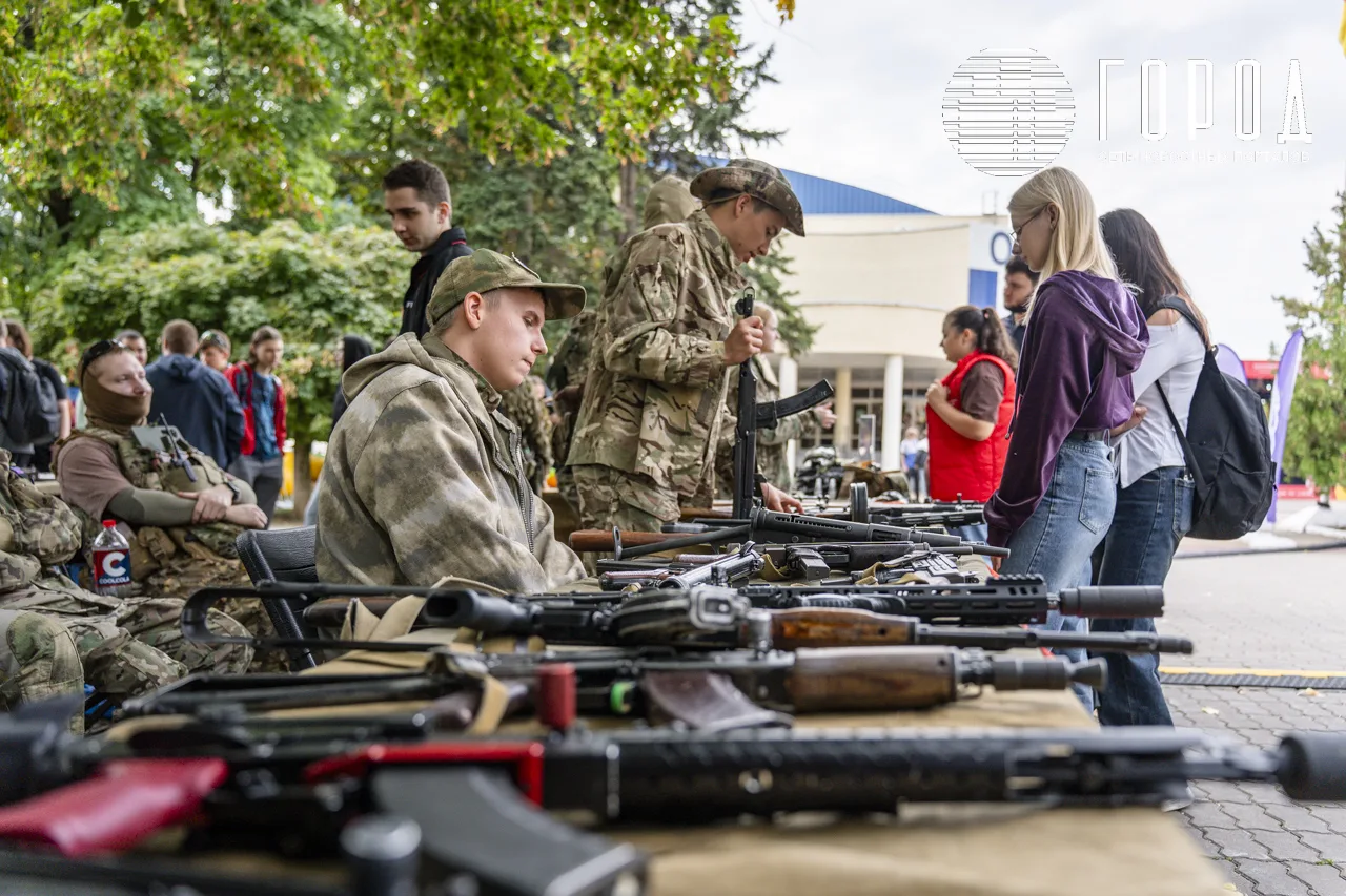 Военные (3)