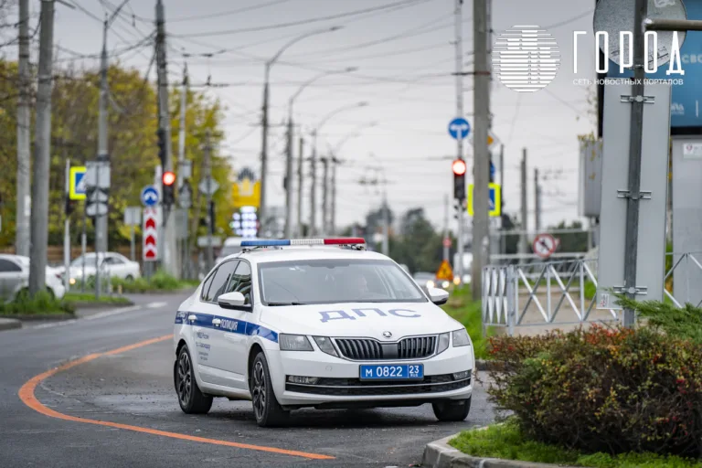 В Краснодаре разыскивают напавшего на женщину грабителя